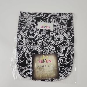 Seven Diaper Pod Black White